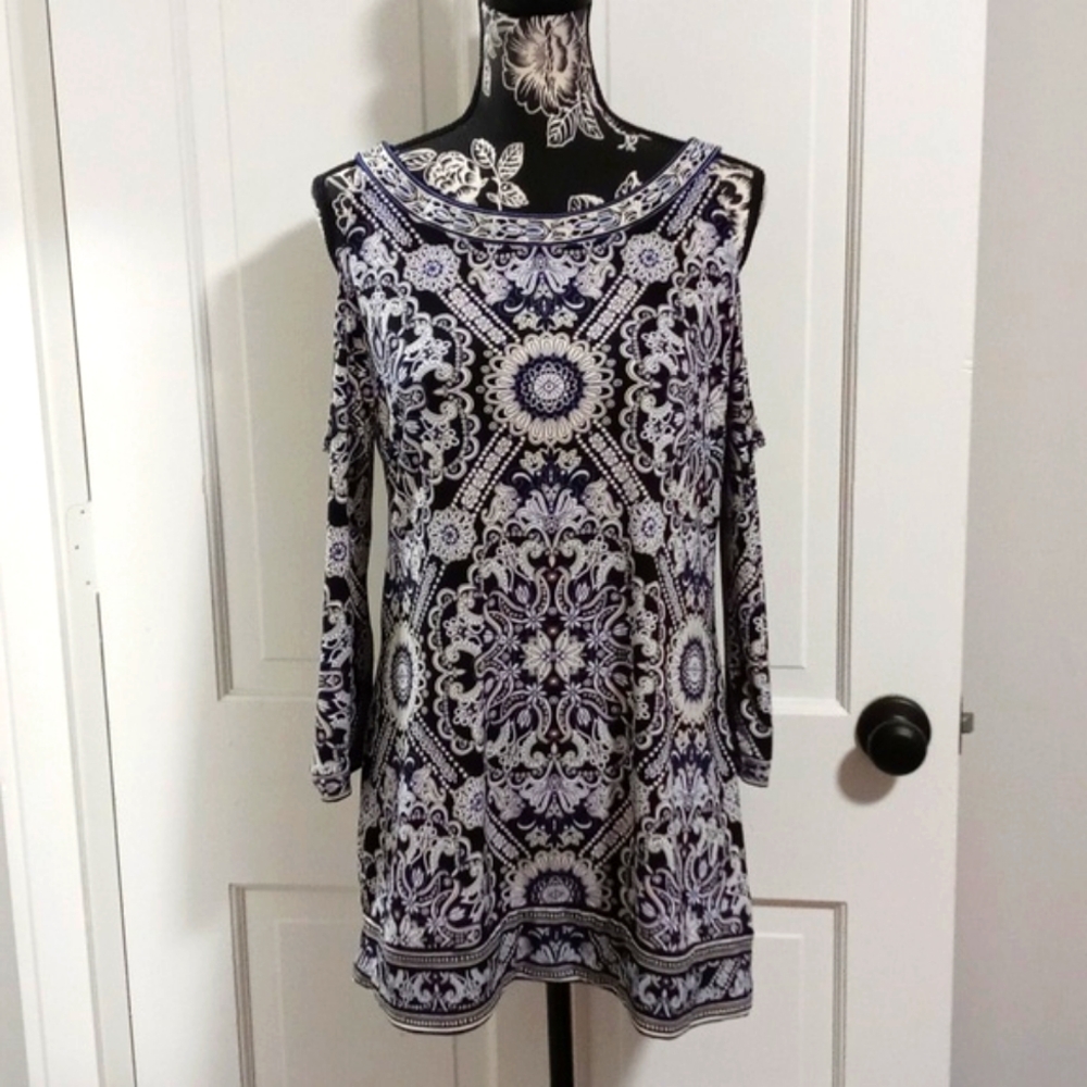 🖤White House Black Market🖤 - Black/Gray/Blue Paisley Cold Shoulder Tunic Top